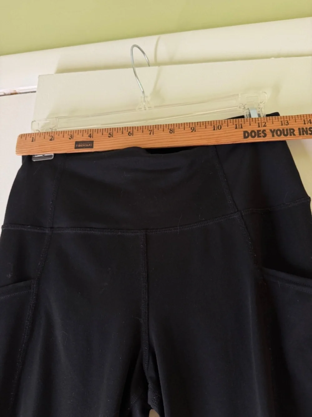 Quince High Rise Performance Leggings Medium Black Side Pocket Athletic Yoga Pan
